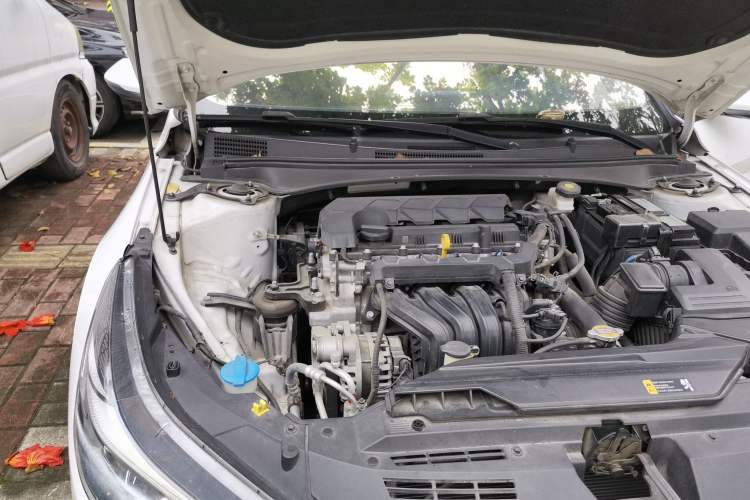 Used Hyundai Elantra 2022 1.5L CVT LUX Prestige Edition Engine Bay Right