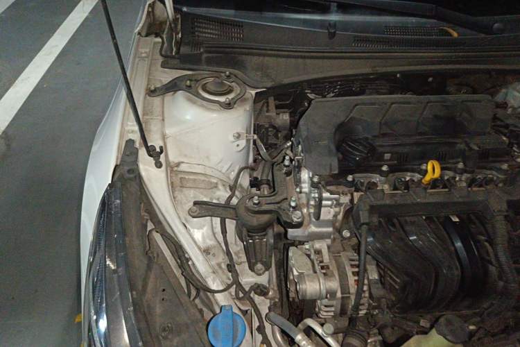 Used Hyundai Elantra 2022 1.5L CVT GLX Elite Edition Engine Bay Right