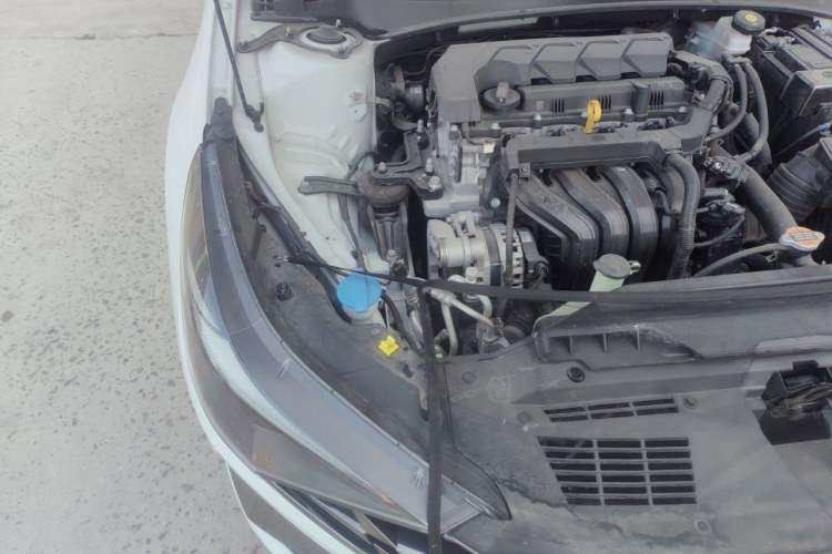 Used Hyundai Elantra 2022 1.5L CVT LUX Prestige Edition Engine Bay Right