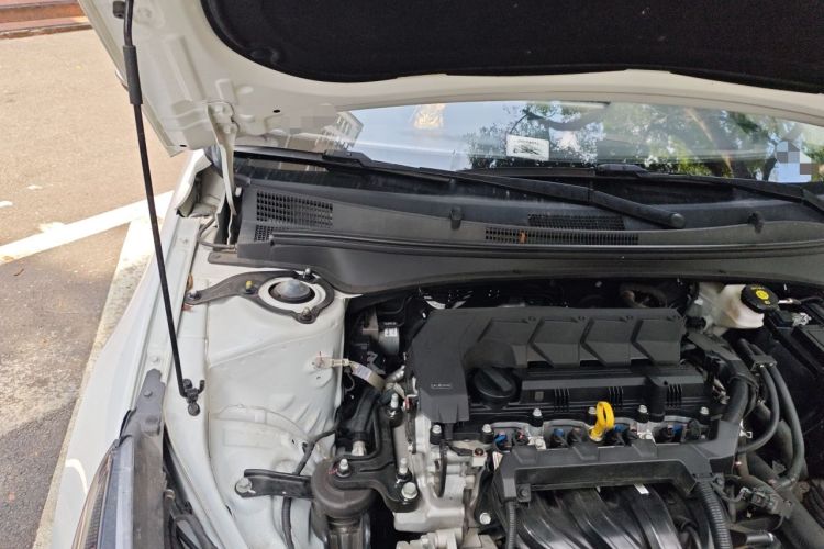 Used Hyundai Elantra 2022 1.5L CVT LUX Prestige Edition Engine Bay Right