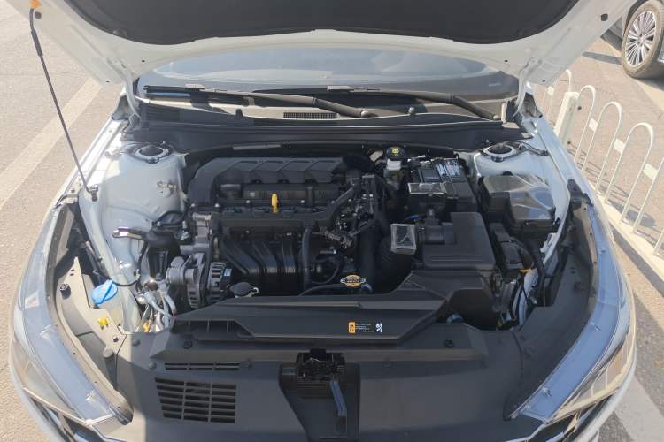Used Hyundai Elantra 2022 1.5L CVT LUX Prestige Edition Engine Bay