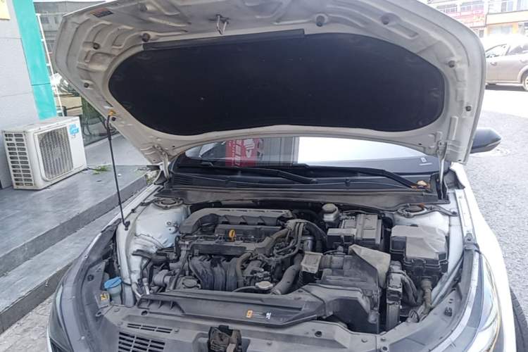 Used Hyundai Elantra 2022 1.5L CVT LUX Prestige Edition Engine Bay