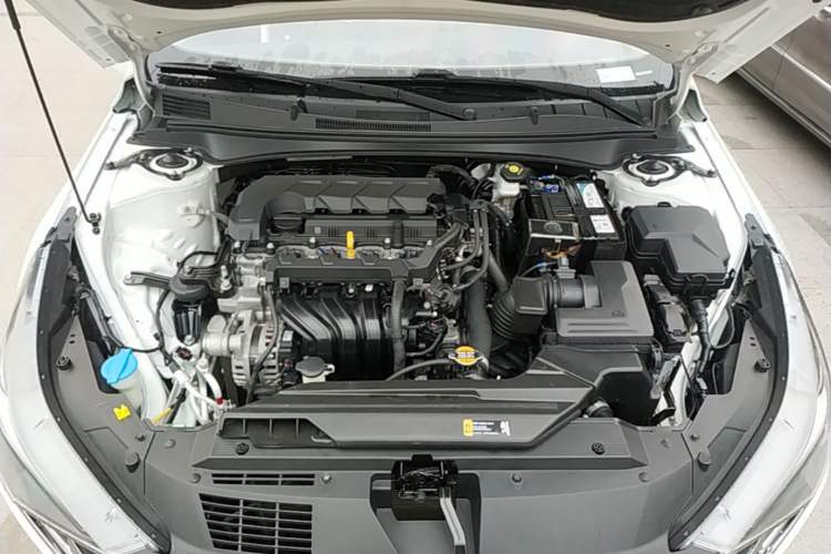 Used Hyundai Elantra 2022 1.5L CVT GLX Elite Edition Engine Bay