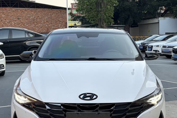 Used Hyundai Elantra 2022 1.5L CVT LUX Prestige Edition Exterior 1