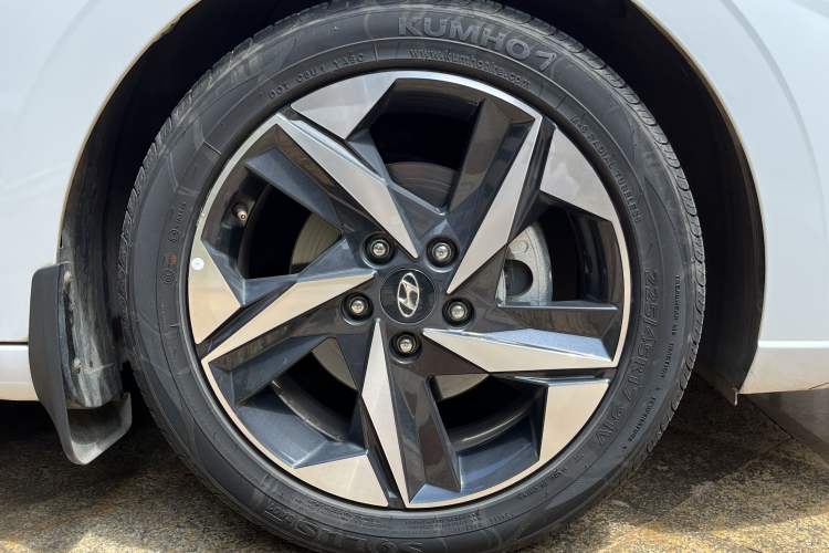 Used Hyundai Elantra 2022 1.5L CVT LUX Prestige Edition Exterior 12