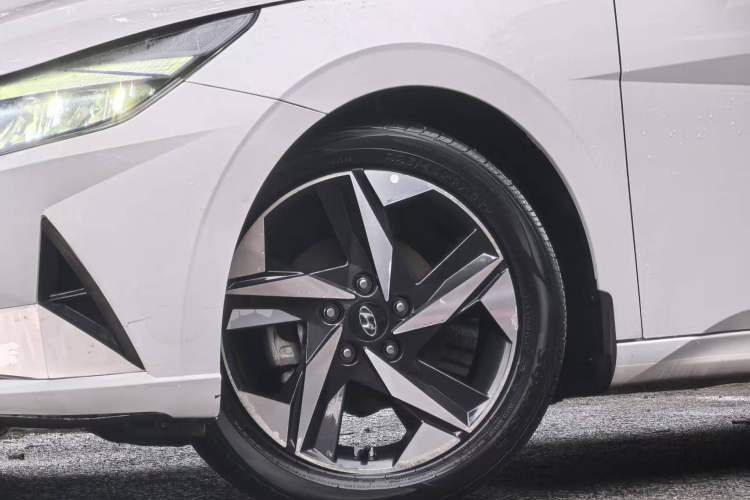 Used Hyundai Elantra 2022 1.5L CVT GLX Elite Edition Exterior 3