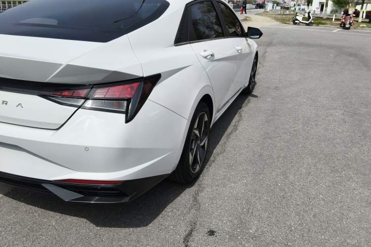 Used Hyundai Elantra 2022 1.5L CVT GLX Elite Edition Exterior 3