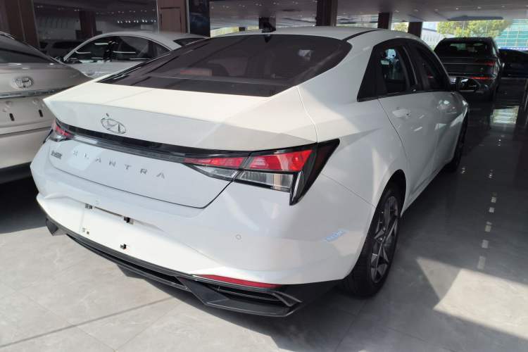 Used Hyundai Elantra 2022 1.5L CVT GLX Elite Edition Exterior 3