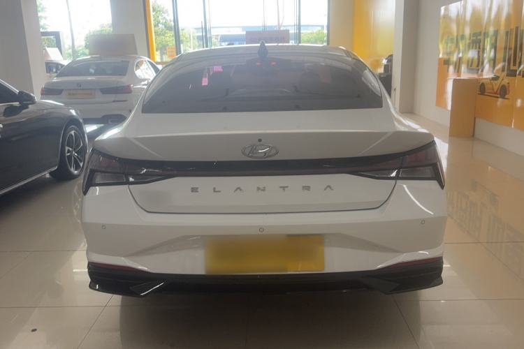 Used Hyundai Elantra 2022 1.5L CVT LUX Prestige Edition Exterior 4