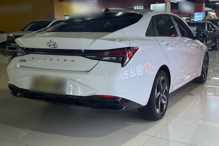 Used Hyundai Elantra 2022 1.5L CVT LUX Prestige Edition Exterior 4