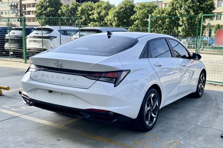 Used Hyundai Elantra 2022 1.5L CVT GLX Elite Edition Exterior 4