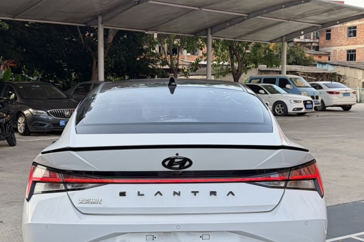 Used Hyundai Elantra 2022 1.5L CVT LUX Prestige Edition Exterior 4