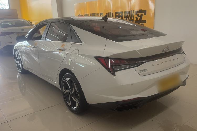 Used Hyundai Elantra 2022 1.5L CVT LUX Prestige Edition Exterior 5