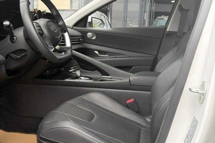 Used Hyundai Elantra 2022 1.5L CVT GLX Elite Edition Exterior 5