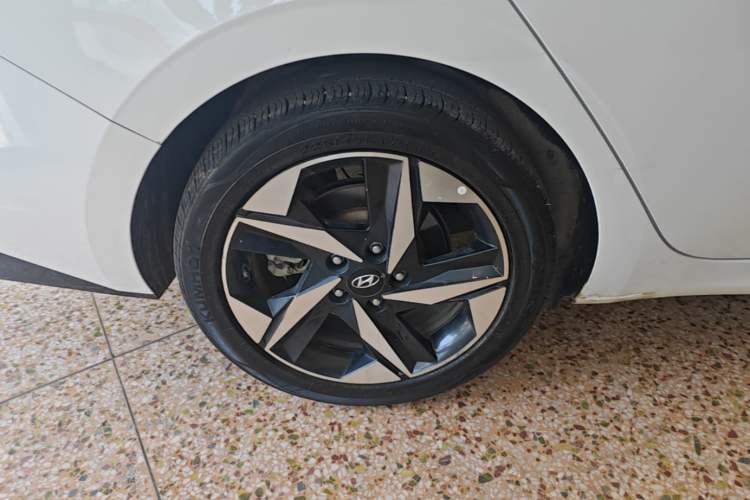 Used Hyundai Elantra 2022 1.5L CVT GLX Elite Edition Exterior 5
