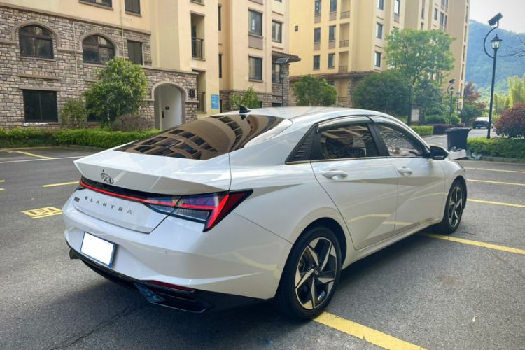 Used Hyundai Elantra 2022 1.5L CVT LUX Prestige Edition Exterior 5