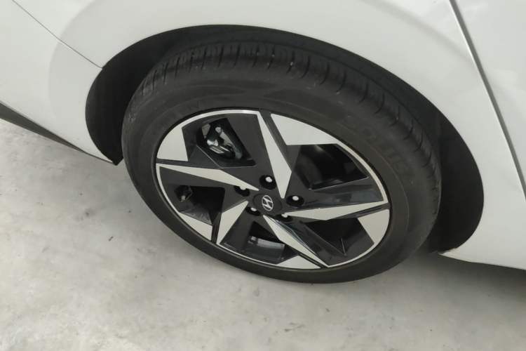 Used Hyundai Elantra 2022 1.5L CVT GLX Elite Edition Exterior 5