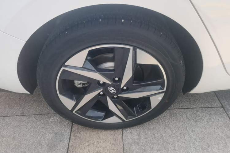Used Hyundai Elantra 2022 1.5L CVT LUX Prestige Edition Exterior 5