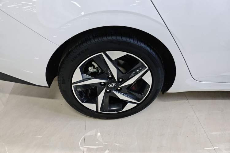 Used Hyundai Elantra 2022 1.5L CVT LUX Prestige Edition Exterior 5