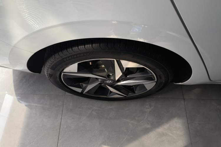Used Hyundai Elantra 2022 1.5L CVT GLX Elite Edition Exterior 5