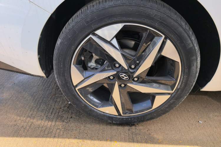 Used Hyundai Elantra 2022 1.5L CVT GLX Elite Edition Exterior 5