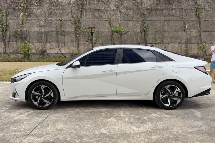 Used Hyundai Elantra 2022 1.5L CVT GLX Elite Edition Exterior 5