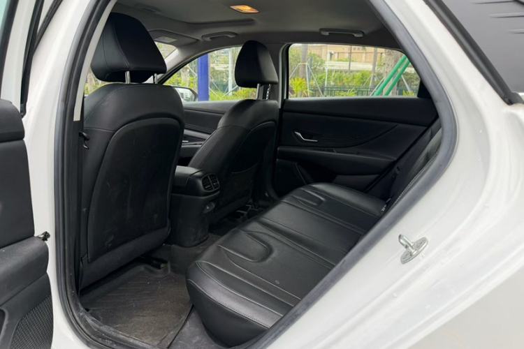 Used Hyundai Elantra 2022 1.5L CVT LUX Prestige Edition Exterior 6