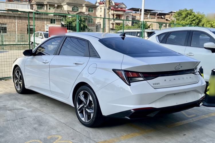 Used Hyundai Elantra 2022 1.5L CVT GLX Elite Edition Exterior 6