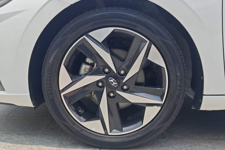 Used Hyundai Elantra 2022 1.5L CVT LUX Prestige Edition Exterior 6