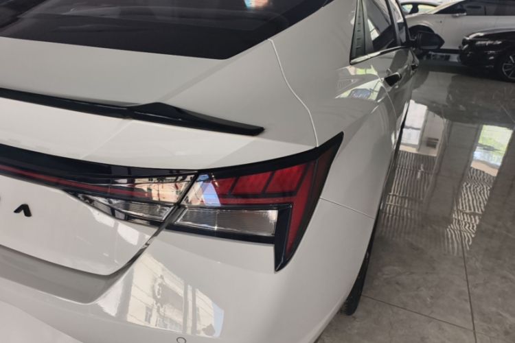Used Hyundai Elantra 2022 1.5L CVT LUX Prestige Edition Exterior 6