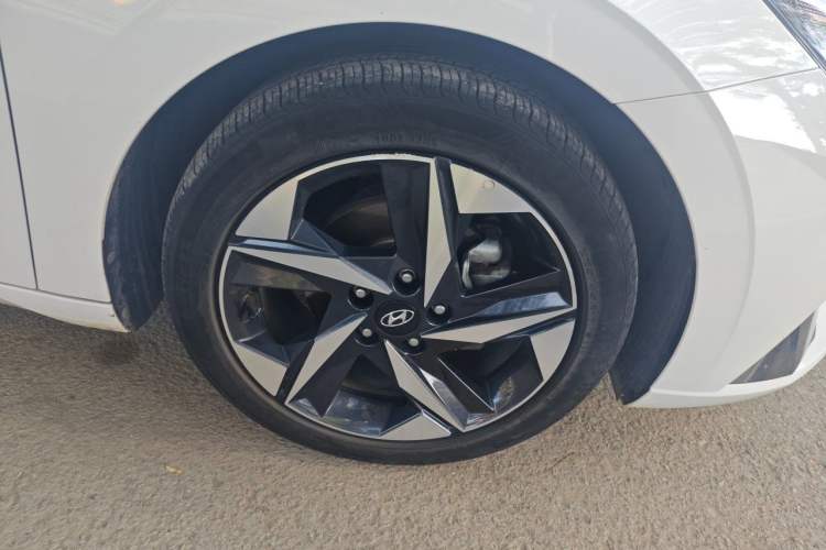 Used Hyundai Elantra 2022 1.5L CVT LUX Prestige Edition Exterior 7