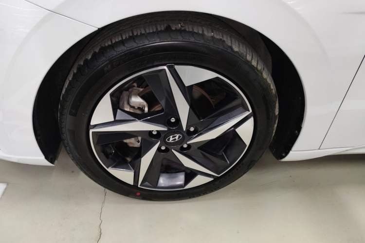 Used Hyundai Elantra 2022 1.5L CVT LUX Prestige Edition Exterior 7