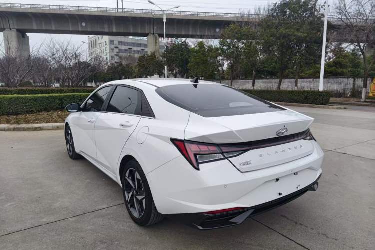 Used Hyundai Elantra 2022 1.5L CVT LUX Prestige Edition Exterior 8