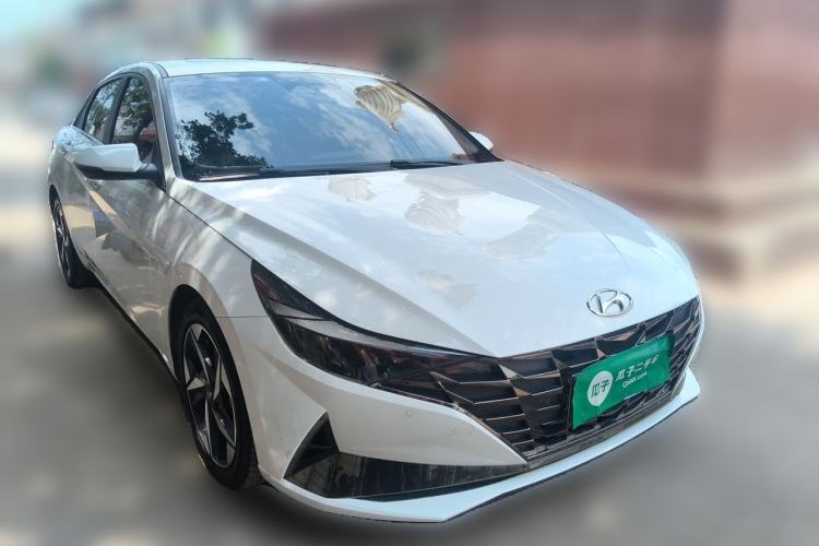 Used Hyundai Elantra 2022 1.5L CVT LUX Prestige Edition Front Right 45 Deg