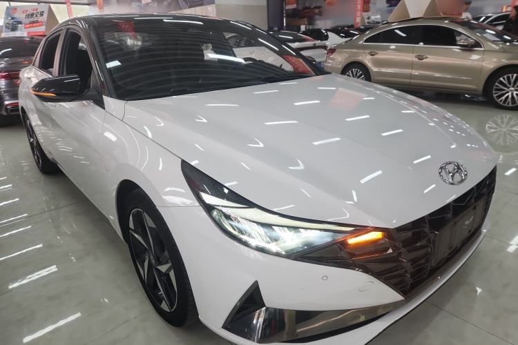 Used Hyundai Elantra 2022 240TGDi DCT LUX Prestige Edition Front Right 45 Deg