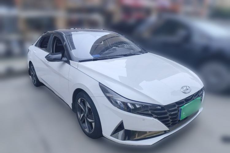 Used Hyundai Elantra 2022 1.5L CVT LUX Prestige Edition Front Right 45 Deg