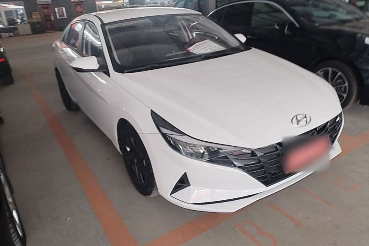 Used Hyundai Elantra 2022 1.5L CVT GLS Leading Edition Front Right 45 Deg