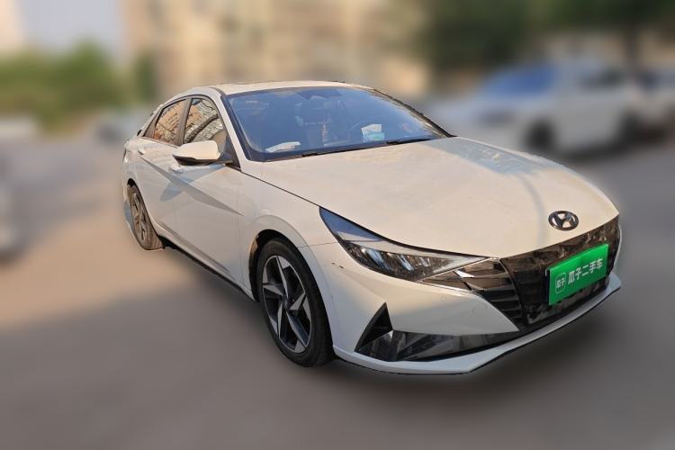 Used Hyundai Elantra 2022 1.5L CVT LUX Prestige Edition Front Right 45 Deg