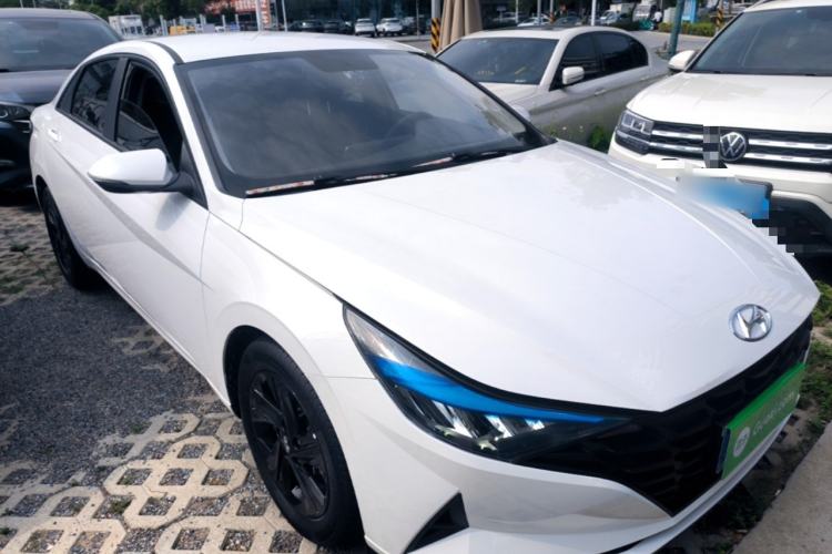Used Hyundai Elantra 2022 1.5L CVT GLS Leading Edition Front Right 45 Deg