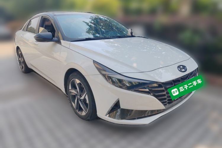 Used Hyundai Elantra 2022 1.5L CVT LUX Prestige Edition Front Right 45 Deg