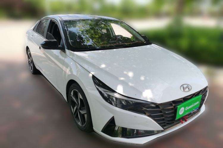 Used Hyundai Elantra 2022 1.5L CVT GLX Elite Edition Front Right 45 Deg