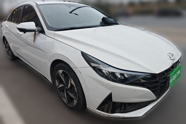 Used Hyundai Elantra 2022 1.5L CVT LUX Prestige Edition Front Right 45 Deg
