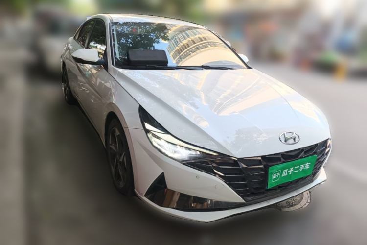 Used Hyundai Elantra 2022 1.5L CVT LUX Prestige Edition Front Right 45 Deg