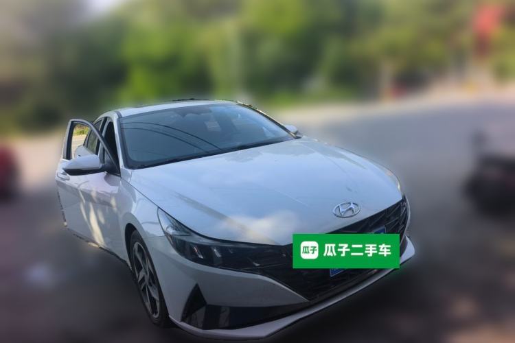 Used Hyundai Elantra 2022 240TGDi DCT LUX Prestige Edition Front Right 45 Deg