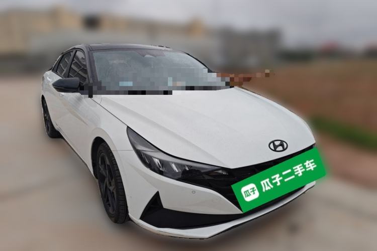 Used Hyundai Elantra 2022 1.5L CVT LUX Prestige Edition Front Right 45 Deg
