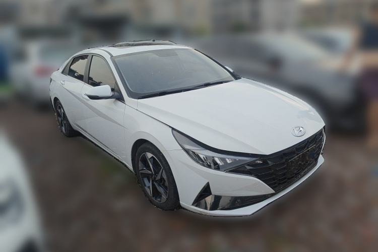 Used Hyundai Elantra 2022 1.5L CVT GLX Elite Edition Front Right 45 Deg
