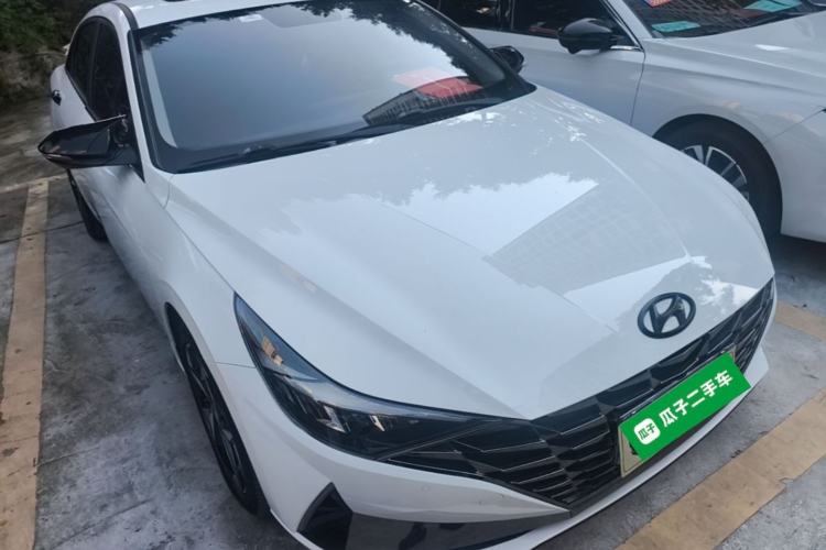 Used Hyundai Elantra 2022 1.5L CVT GLX Elite Edition Front Right 45 Deg