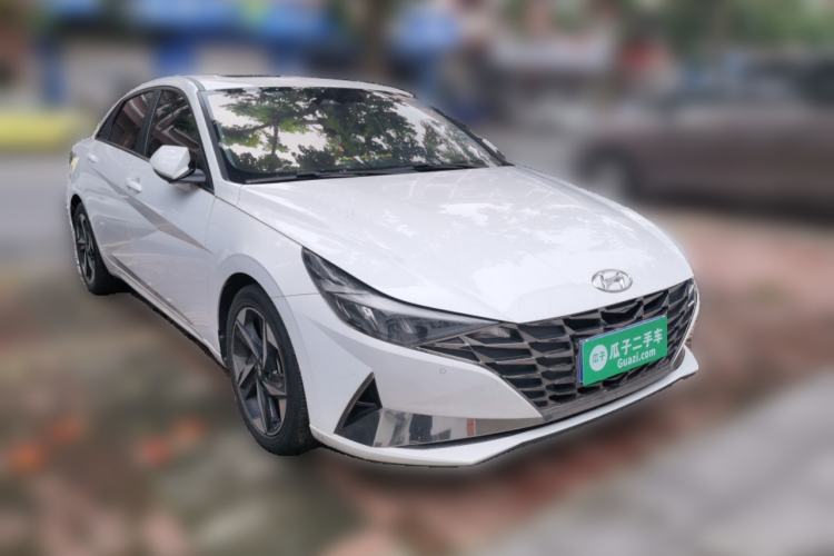 Used Hyundai Elantra 2022 1.5L CVT LUX Prestige Edition Front Right 45 Deg
