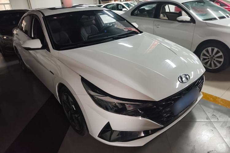 Used Hyundai Elantra 2022 240TGDi DCT LUX Prestige Edition Front Right 45 Deg