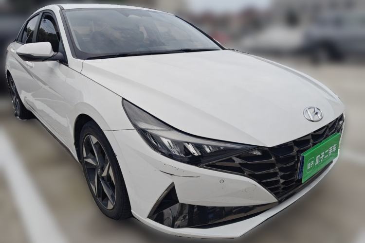 Used Hyundai Elantra 2022 1.5L CVT LUX Prestige Edition Front Right 45 Deg